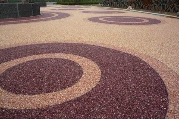 陶瓷彩砂颗粒材料做路面地坪实用吗？